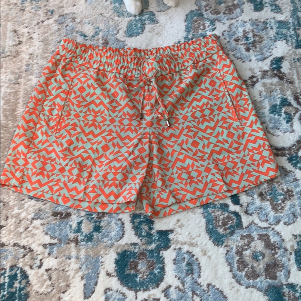 The Limited Pull On shorts NWOT